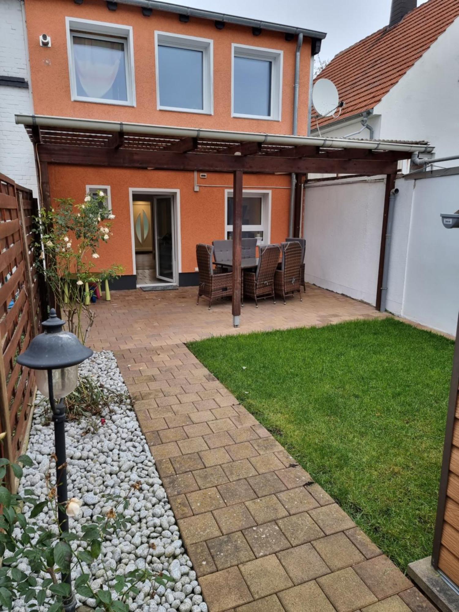 Gaestehaus-Ferienwohnung-Appartement Mit Terrasse - Naehe Kliniken/ Herzzentrum Bad Oeynhausen Exteriör bild