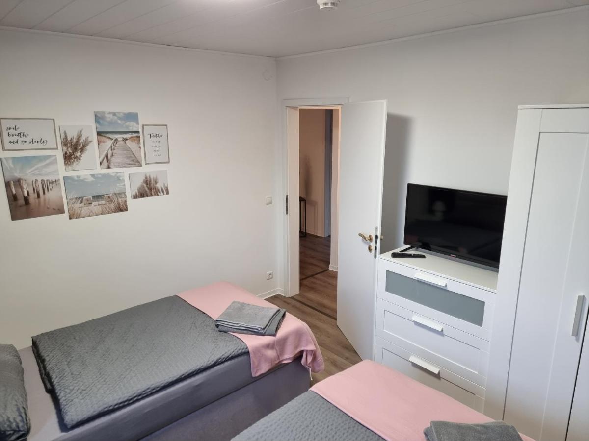 Gaestehaus-Ferienwohnung-Appartement Mit Terrasse - Naehe Kliniken/ Herzzentrum Bad Oeynhausen Exteriör bild