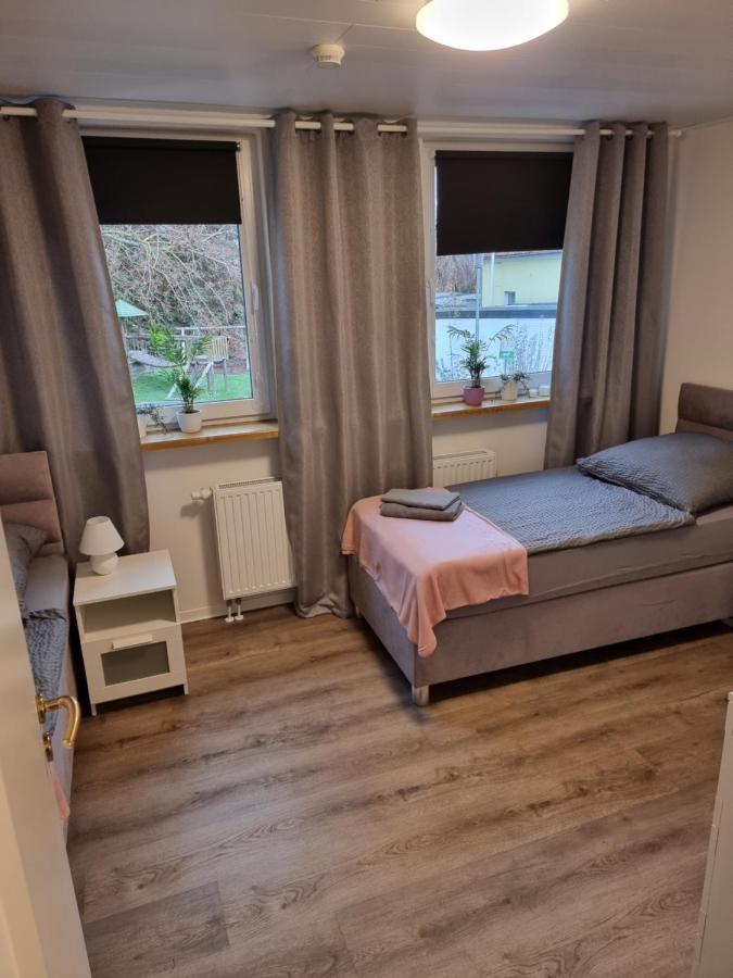 Gaestehaus-Ferienwohnung-Appartement Mit Terrasse - Naehe Kliniken/ Herzzentrum Bad Oeynhausen Exteriör bild